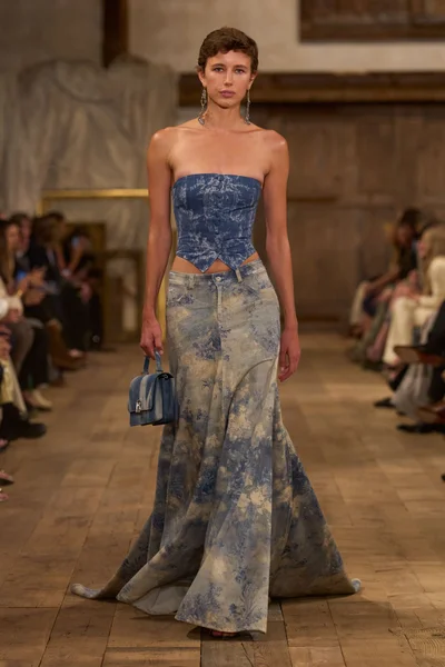 Look 9